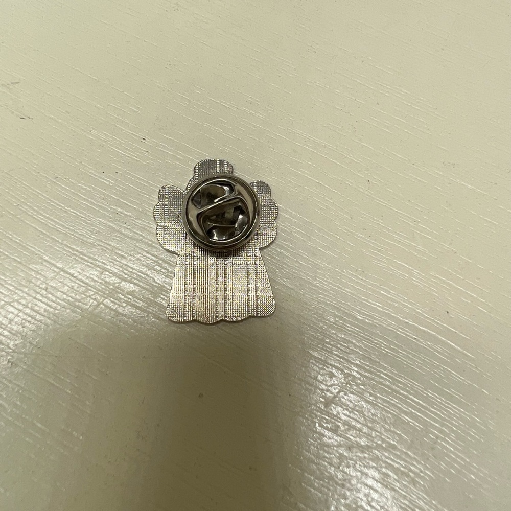 Brand New-Angel Pin - Picture 4 of 4